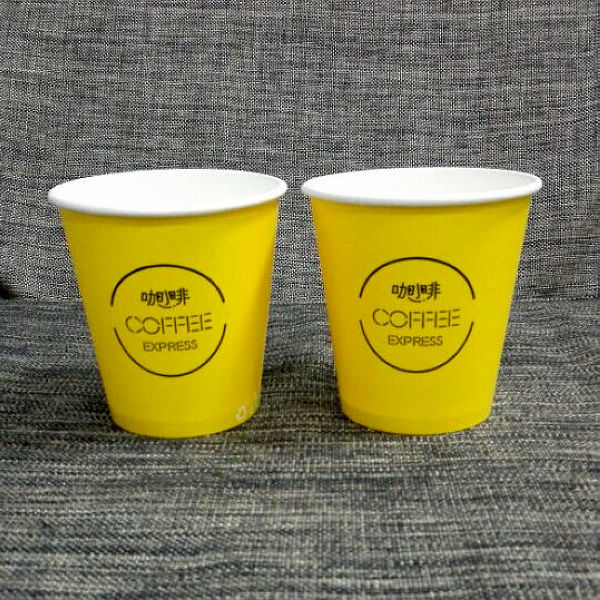 Bebida quente de papel descartável do copo 12oz da única parede com as tampas do picosegundo Pp da bebida do logotipo